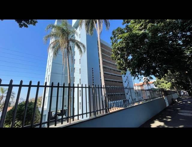 2.5 BEDROOM APARTMENT FOR SALE IN ESSENWOOD